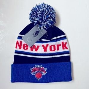 NWT NBA New York Knicks Pom Pom Beanie